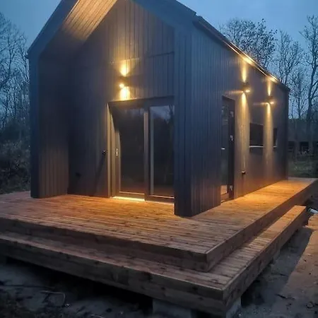 Idaraugu Puhkemaja Saaremaa Pohjarannikul 別荘 Raugu