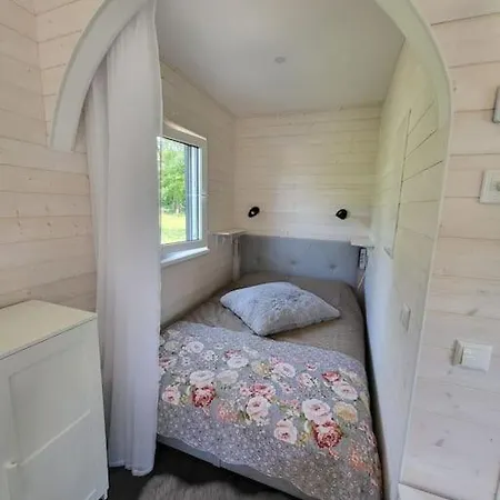 Idaraugu Puhkemaja Saaremaa Pohjarannikul 別荘 *