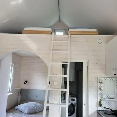 Idaraugu Puhkemaja Saaremaa Pohjarannikul 度假居