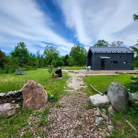 Idaraugu Puhkemaja Saaremaa Pohjarannikul 別荘 Raugu