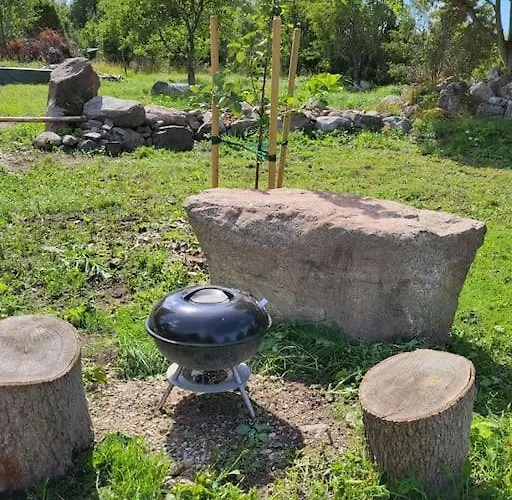 Idaraugu Puhkemaja Saaremaa Pohjarannikul Raugu