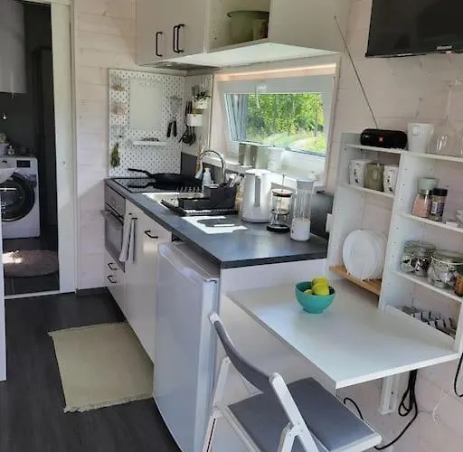 Idaraugu Puhkemaja Saaremaa Pohjarannikul *